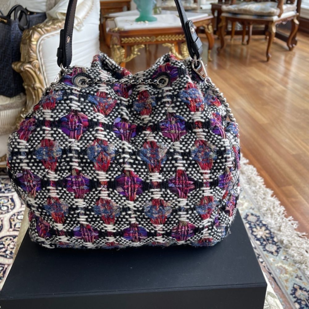 Chanel Drawstring Bucket Bag Tweed - Picture 5 of 8
